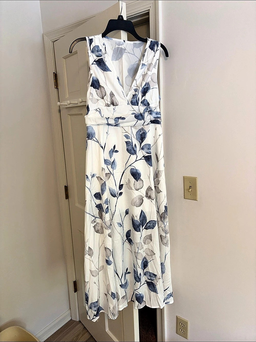 Floral Maxi Dress in White & Blue Like New